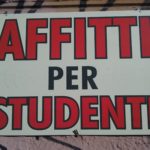 quartiere San lorenzo, un cartello di affitto per studenti