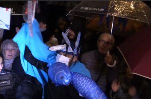 Santori, Sardine manifestano a Modena
