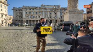 Unità nazionale, Matteo Salvini protesta contro il governo 