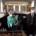 Paura del vaccino, Angela Merkel con la mascherina