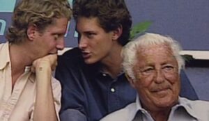 Stellantis, Gianni Agnelli con i nipoti John e Lapo Elkann