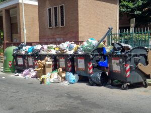 Giornata mondiale dell'ambiente, Roma sommersa dai rifiuti