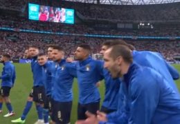 calcio, Gli Azzurri in campo contro l'Inghilterra a Wembley