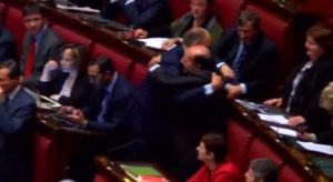 Elezioni del 25 settembre, Enrico Letta abbraccia Pierluigi Bersani