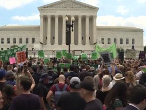 Matrimoni dello stesso sesso, Manifestazione pro diritto all'aborto davanti alla Corte Suprema Usa