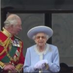 Regina Elisabetta, La regina Elisabetta II con il figlio Carlo
