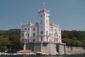 Balcani, Il Castello di Miramare a Trieste