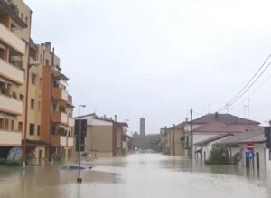 Bilancio, Una strada allagata a Cesena nell'alluvione di maggio