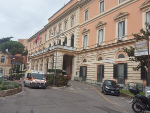 Spi Cgil, Una ambulanza nel Policlinico Umberto I di Roma