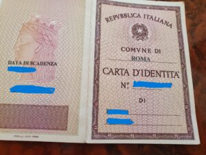 Estratto di nascita, Una carta d'identità del Comune di Roma